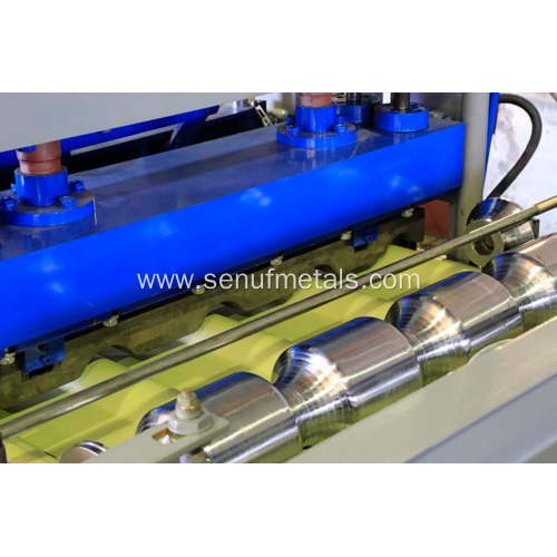 Archaized glazed tile forming machine